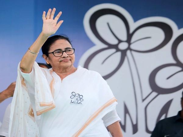 West Bengal CM Mamata Banerjee announces Rs 2,900 crore financial aid for farmers