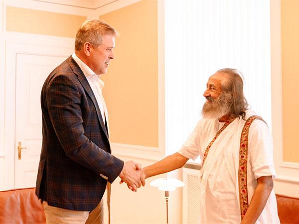 Iceland PM Bjarni Benediktsson Meets Sri Sri Ravi Shankar to Discuss Mental Health and Peace