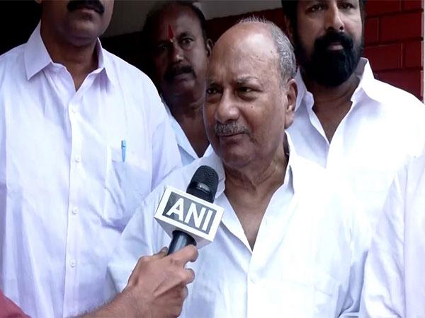 AK Antony Donates Rs 50,000 for Wayanad Landslide Victims, Kerala CM Promises World-Class Rehabilitation