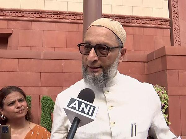 Asaduddin Owaisi Criticizes Waqf (Amendment) Bill, Kiren Rijiju Defends It