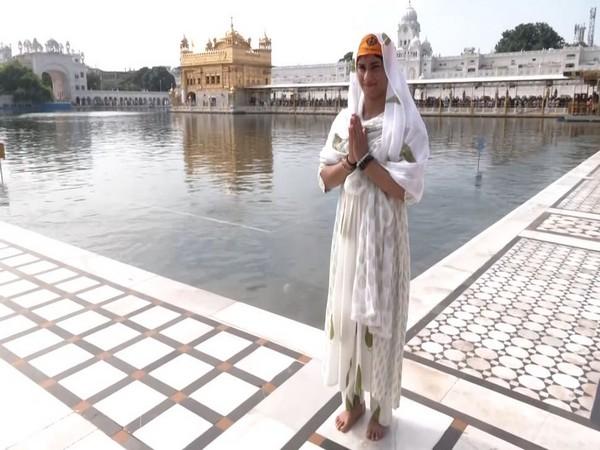 Vinesh Phogat visits Golden Temple, prays to Waheguru to give her "strength"