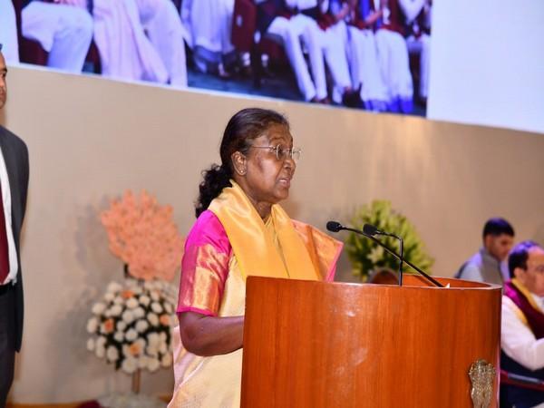 President Droupadi Murmu Praises Doctors at ABVIMS Convocation