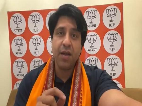 BJP's Shehzad Poonawalla Criticizes Karnataka CM Siddaramaiah Over MUDA Land Allotment Controversy