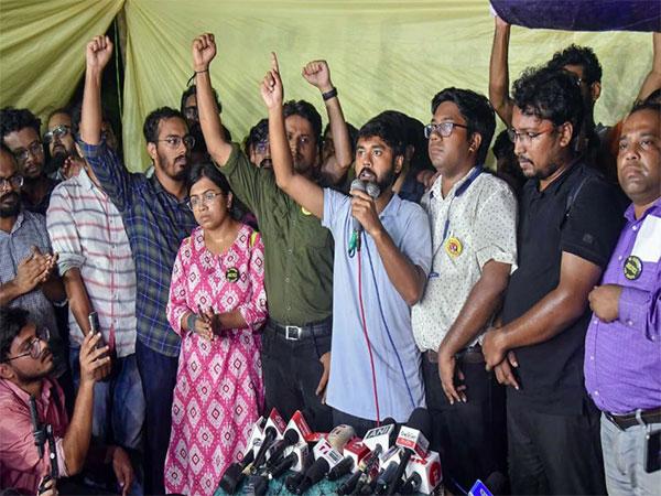 Junior Doctors in West Bengal Protest Over Trainee Doctor's Tragic Incident