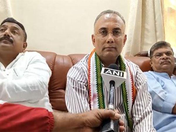 Karnataka Health Minister Dinesh Gundu Rao Defends CM Siddaramaiah in MUDA Scam Controversy