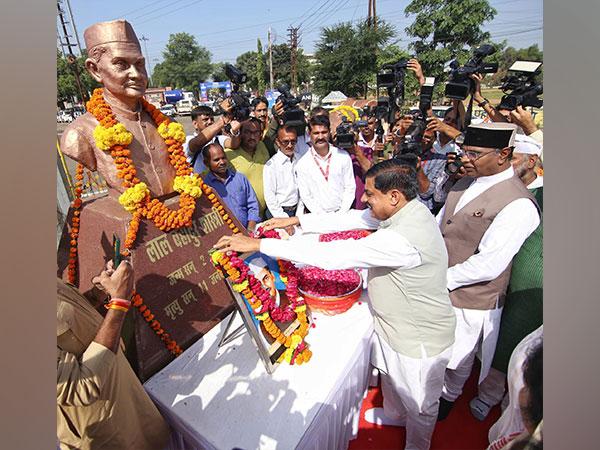 Madhya Pradesh CM Mohan Yadav Honors Mahatma Gandhi and Lal Bahadur Shastri on Their Birth Anniversaries