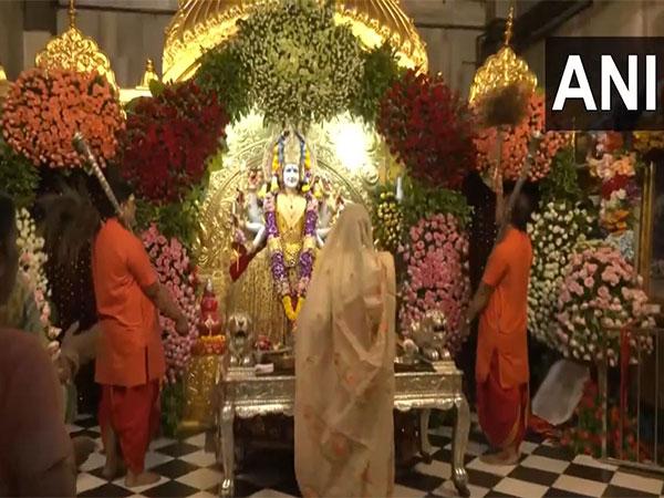 Devotees Celebrate Shardiya Navratri at Ambaji Temple in Surat