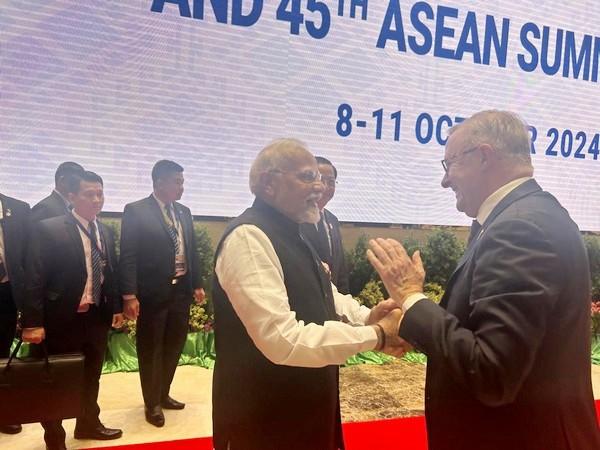 प्रधानमंत्री मोदी ने लाओस में ASEAN-भारत शिखर सम्मेलन में विश्व नेताओं से मुलाकात की