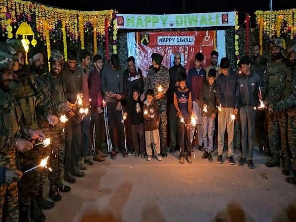 JK: Indian Army Jawans celebrate Diwali with locals in Uri, spread joy along LoC