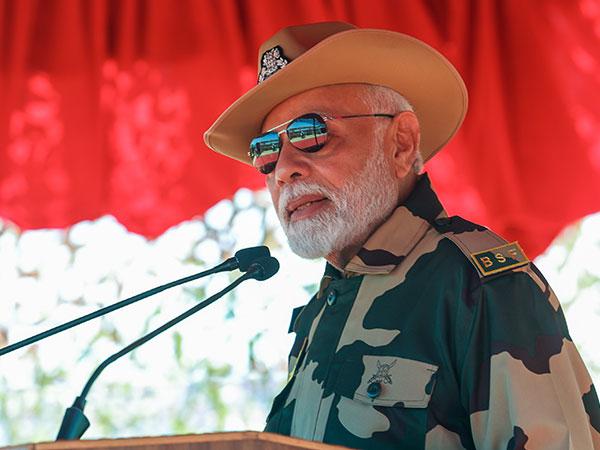 PM Modi Celebrates Diwali with Brave Soldiers in Kutch, Gujarat