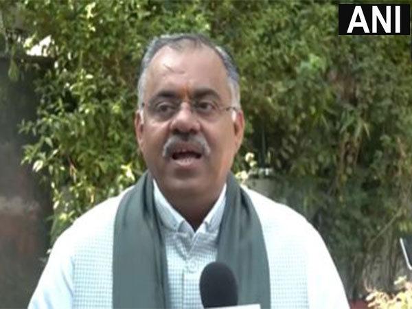 J-K: BJP's Chugh warns Omar Abdullah govt against murdering mandate of democracy