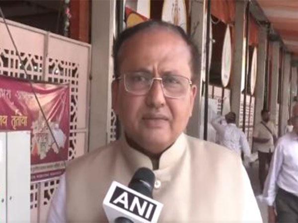 BJP MP Mukesh Dalal Defends Yogi Adityanath's Slogan Amid Controversy