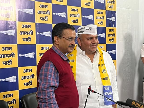 Former Congress MLA Sumesh Shokeen Joins AAP with Arvind Kejriwal