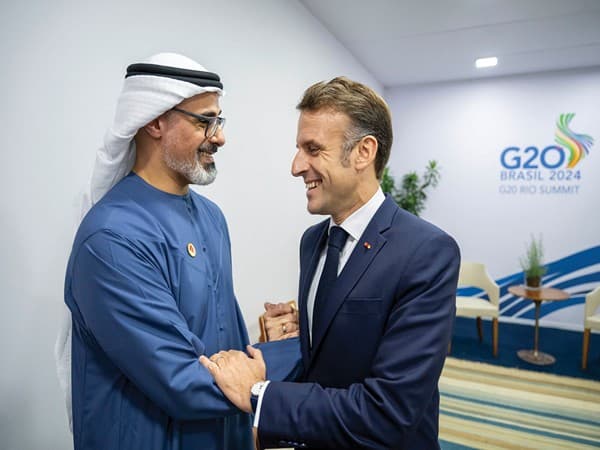 Crown Prince of Abu Dhabi holds discussions with President of France at G20 summit