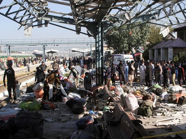 Pak: Passengers stranded at Quetta railway station amid employees' protest