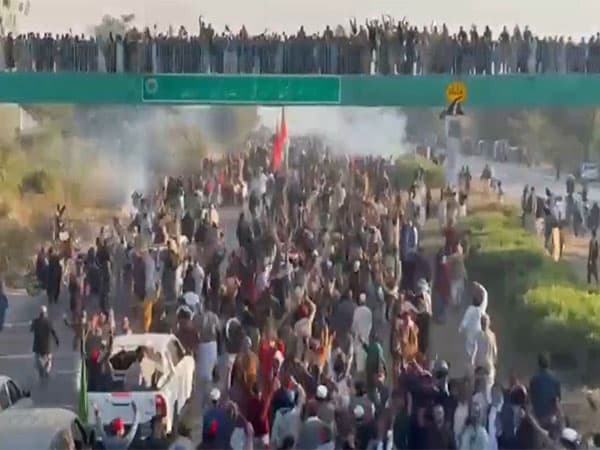 Pak: Bushra Bibi demands Imran Khan's release as PTI convoys head toward capital