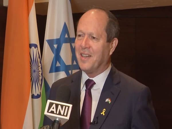 Israeli Economy Minister Nir Barkat Advocates for More Flights Between India and Israel