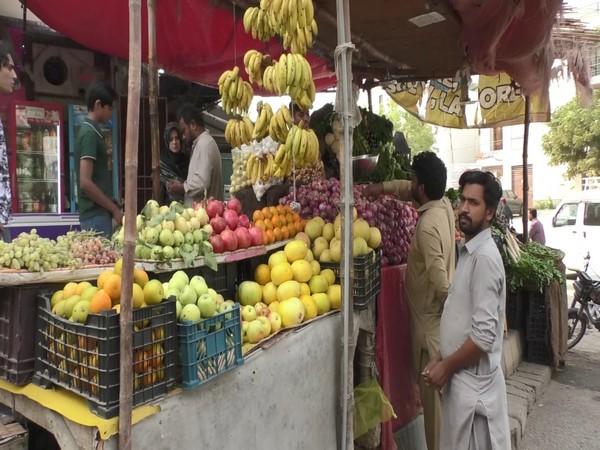 Karachi Residents Struggle with Rising Prices Amid Inflation Crisis