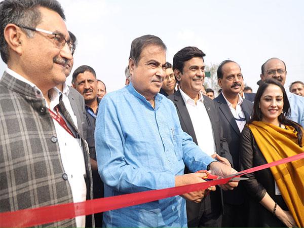 Nitin Gadkari Inaugurates India's First Bio-Bitumen Highway in Nagpur