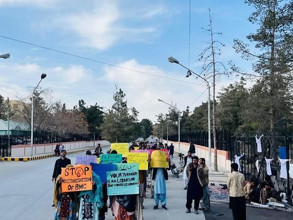 Balochistan: Medical students protest campus closure, security crackdown