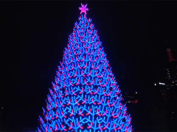 Melbourne seen decked up in Christmas lights