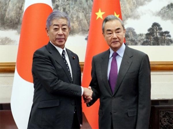 Japanese and Chinese Foreign Ministers Discuss Key Issues in Beijing