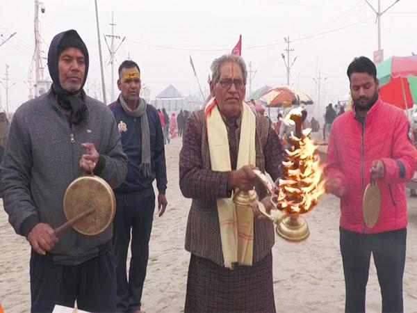 Maha Kumbh 2025: Festivities begin, morning Ganga Aarti performed at Sangam