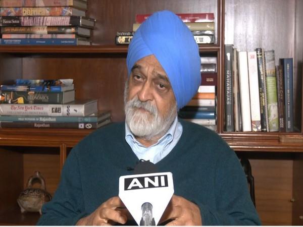 Montek Singh Ahluwalia Suggests PLI Scheme for Farmers Instead of Fertilizer Subsidy