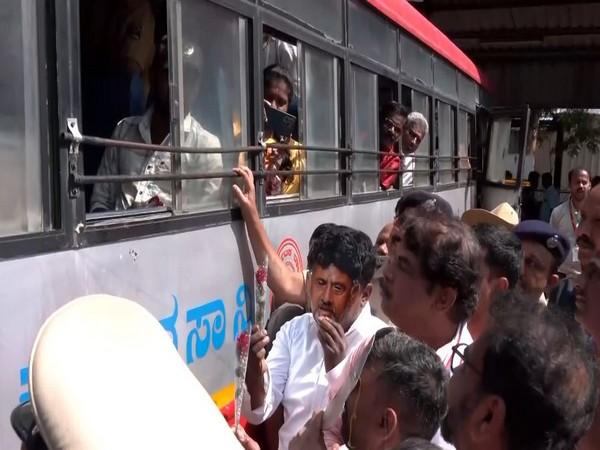 BJP workers hold protests in Bengaluru over 15 percent fare hike