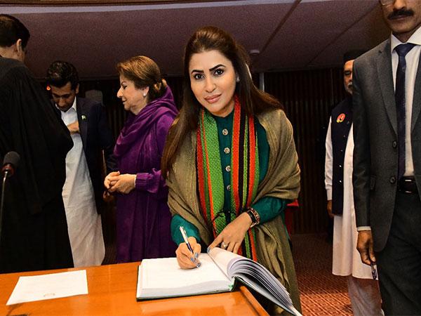 Pakistan: Shazia Marri warns federal govt of collapse if PPP pulls out support 