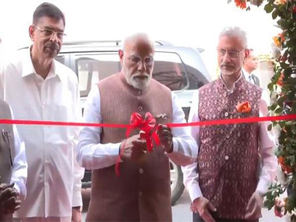 Odisha: PM Modi inaugurates exhibition at Pravasi Bharatiya Divas