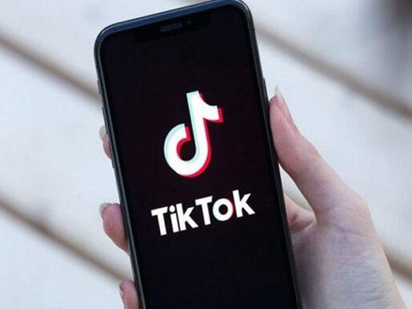 पूर्व TikTok कार्यकारी ने चीन के समाजवादी प्रणाली के समर्थन का दावा किया