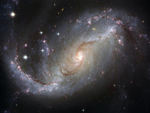 गैलेक्सी NGC 300 के रहस्यों की खोज: छोटे गैलेक्सी की बड़ी कहानी