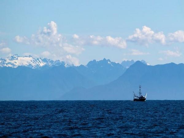 South China Sea: Chinese forces disrupt Philippines survey operations in disputed waters