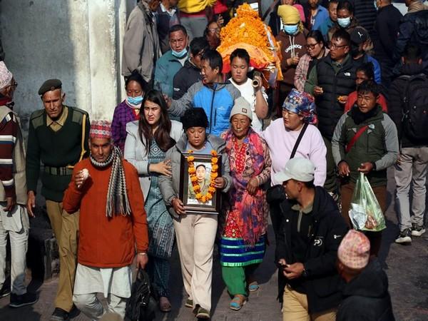 रूस के लिए लड़ते हुए मारे गए नेपाली सैनिक का काठमांडू में प्रतीकात्मक अंतिम संस्कार